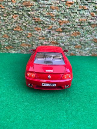 Ferrari 456 GT 1992 – Escala 1:18 Burago