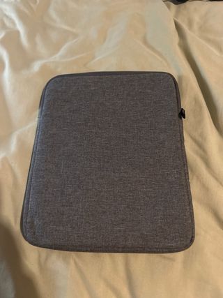 Custodia grigia per iPad/Tablet