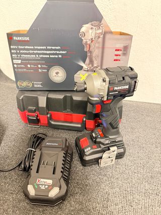Llave de impacto Parkside 20V + Batería
