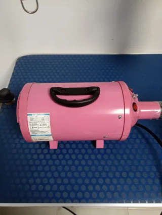 Se vende accesorios de peluquería canina