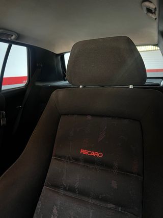 Volkswagen Golf 2.0 GTI 20 aniversario