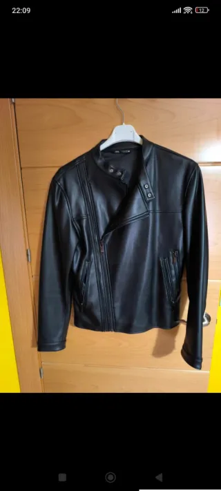 Cazadora Polipiel Zara Negra