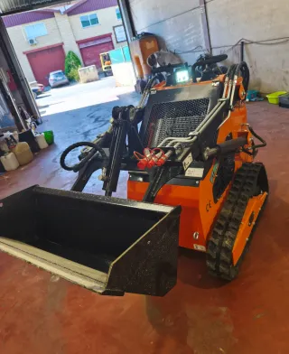 Minipala Cargadora de orugas nueva a estrenar