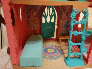 Casa de muñecas con accesorios