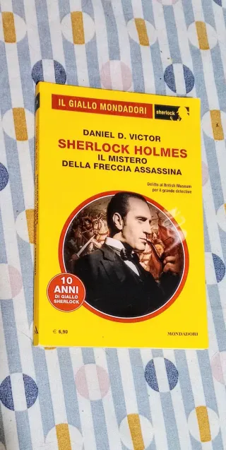 Libri gialli "Il Giallo Mondadori" come nuovi