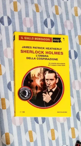 Libri gialli "Il Giallo Mondadori" come nuovi