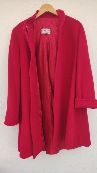 Abrigo Rojo Vertucci Talla 42