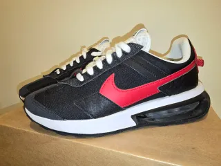 Zapatillas Nike Negras y Rojas