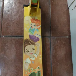 Patinete  plegable con luces LED usado un dia