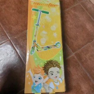 Patinete  plegable con luces LED usado un dia