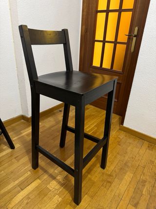 Mesa alta y 4 taburetes madera y metal