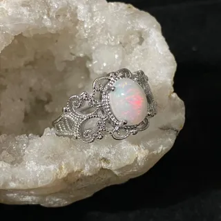 Anillo de acero inoxidable con opalo natural