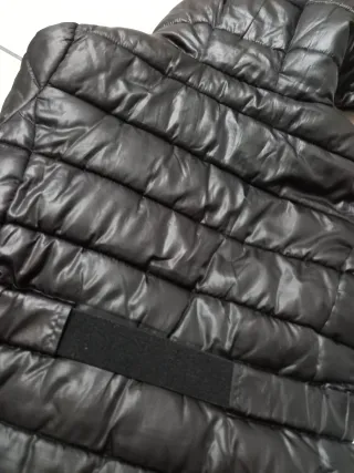 Piumino bambina nero con cappuccio