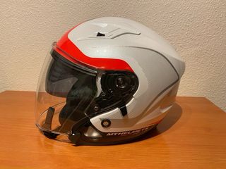 Casco jet MT Helmets Blanco y Rojo