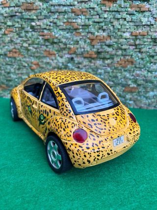 Volkswagen New Beetle 1998 – Bburago – Escala 1:18