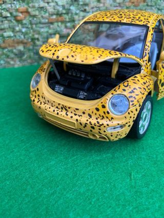 Volkswagen New Beetle 1998 – Bburago – Escala 1:18