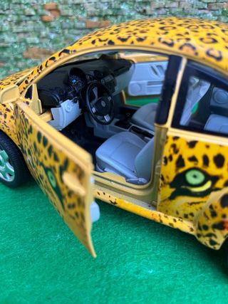 Volkswagen New Beetle 1998 – Bburago – Escala 1:18