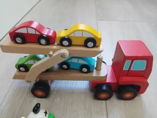 Camión Transportador de Coches de Madera