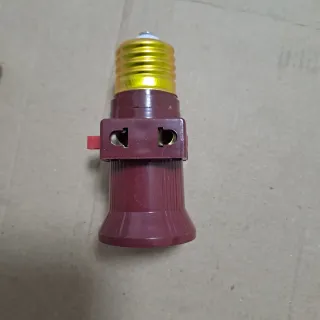 2 Adattatori E27 Lampadine e Spine