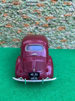 Renault 4CV – Solido – Escala 1:17