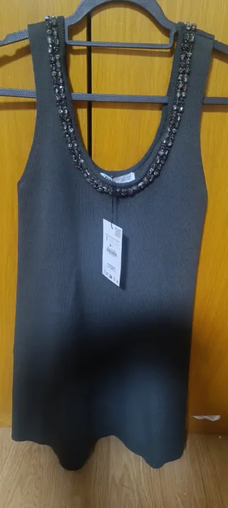 Vestido Zara gris con pedrería
