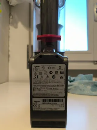 Dyson V10 con accessori