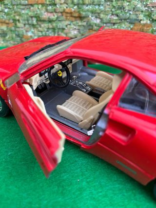 Ferrari GTO (1984) – Bburago – Escala 1:18