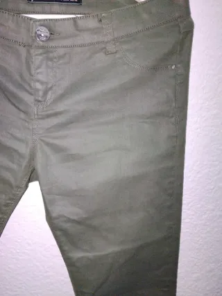 Pantalón mujer verde brillante