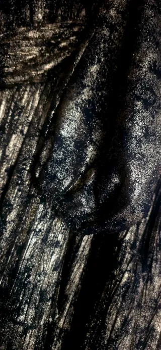 Vestido corto negro y dorado - Zara