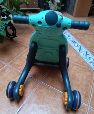 Correpasillos Moto Scooter verde con luz y musica