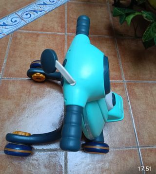 Correpasillos Moto Scooter verde con luz y musica