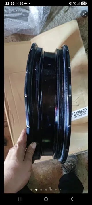 Llanta de moto con radios