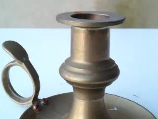 Antiguo Candelabro Bronce con Asa