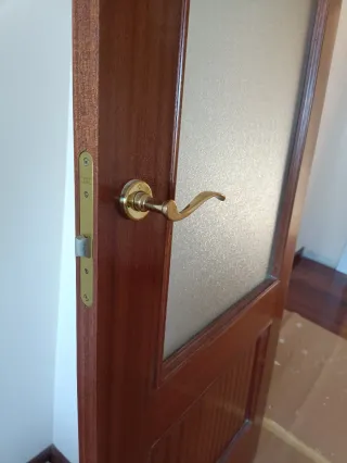 Puerta de madera interior