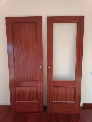 Puerta de madera interior