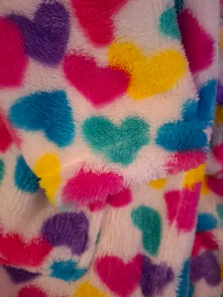 Bata niña corazones