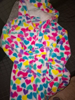 Bata niña corazones