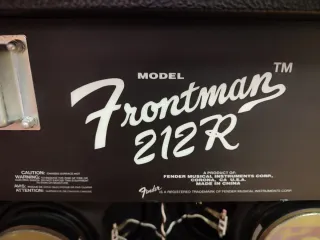 Amplificador de guitarra Fender Frontman 212R.