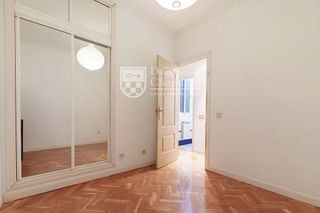 Piso en venta en Trafalgar en Madrid