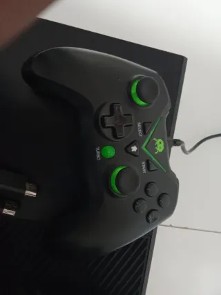 Xbox One Completa Nera con joystick cavi e HDMI