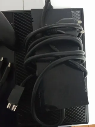 Xbox One Completa Nera con joystick cavi e HDMI