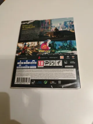 Cyberpunk 2077 PS4 precintado + llavero coche