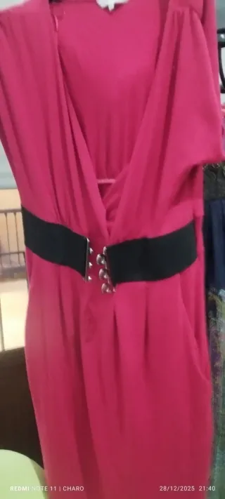 Vestido estampado floral negro y rosa