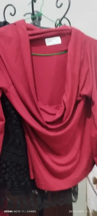 Vestido estampado floral negro y rosa