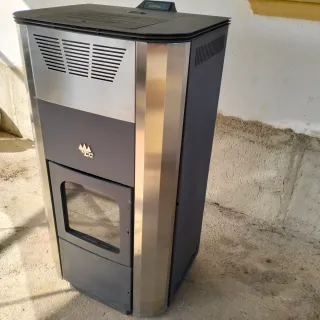 Estufa Ecoforest  de Pelé. hueso  aceituna,,