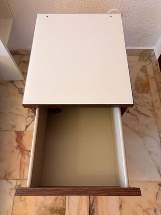 Conjunto 2 mesitas de noche IKEA madera