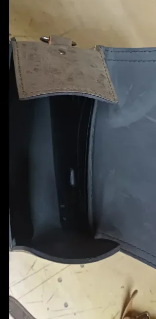 Alforja de cuero para moto