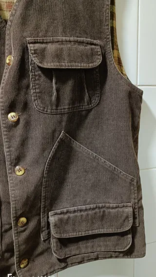 Chaleco de caza de pana marrón