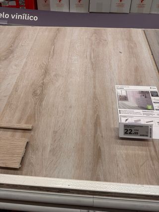 Carpintería madera: puertas y tarimas