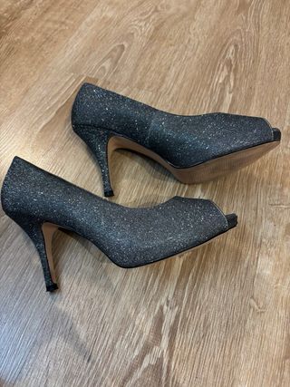 Menbur Peep Toes Negro/Plata Brillo